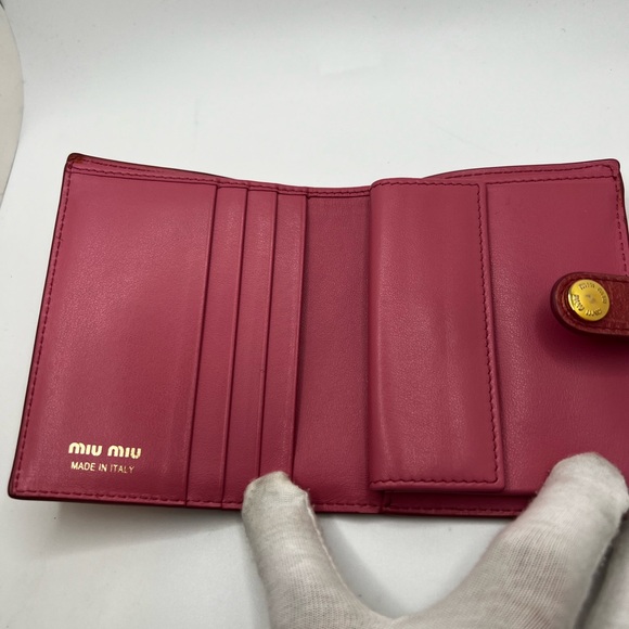 GUC Miu Miu Pink Bifold Wallet - Picture 5 of 7